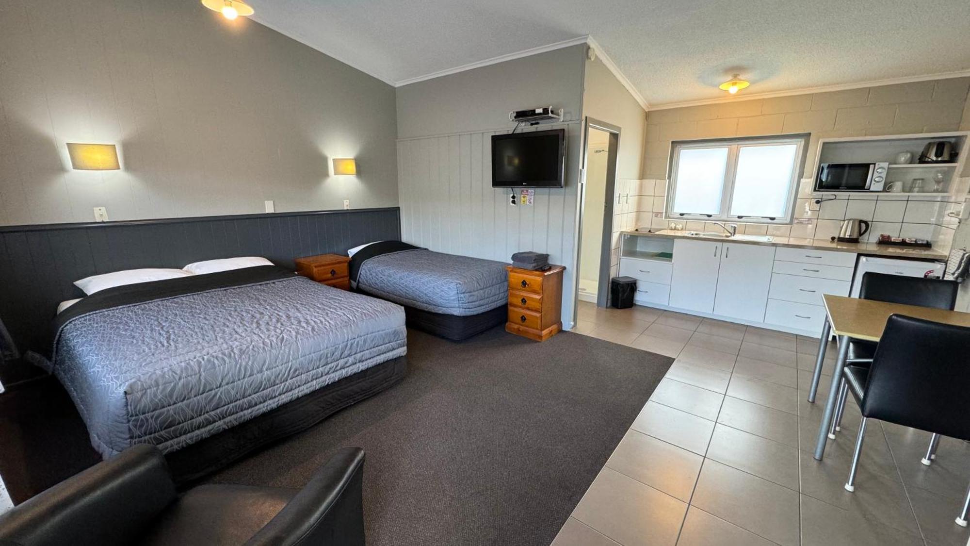 Central Court Motel Фангареи Экстерьер фото