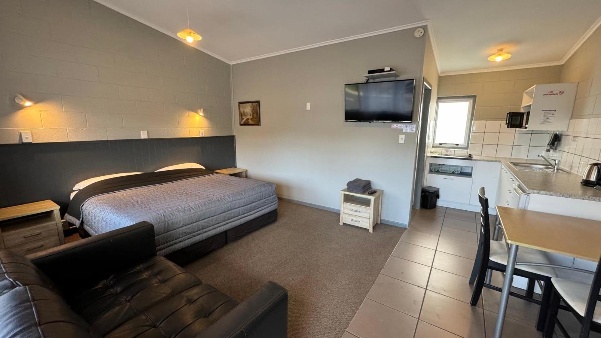 Central Court Motel Фангареи Экстерьер фото