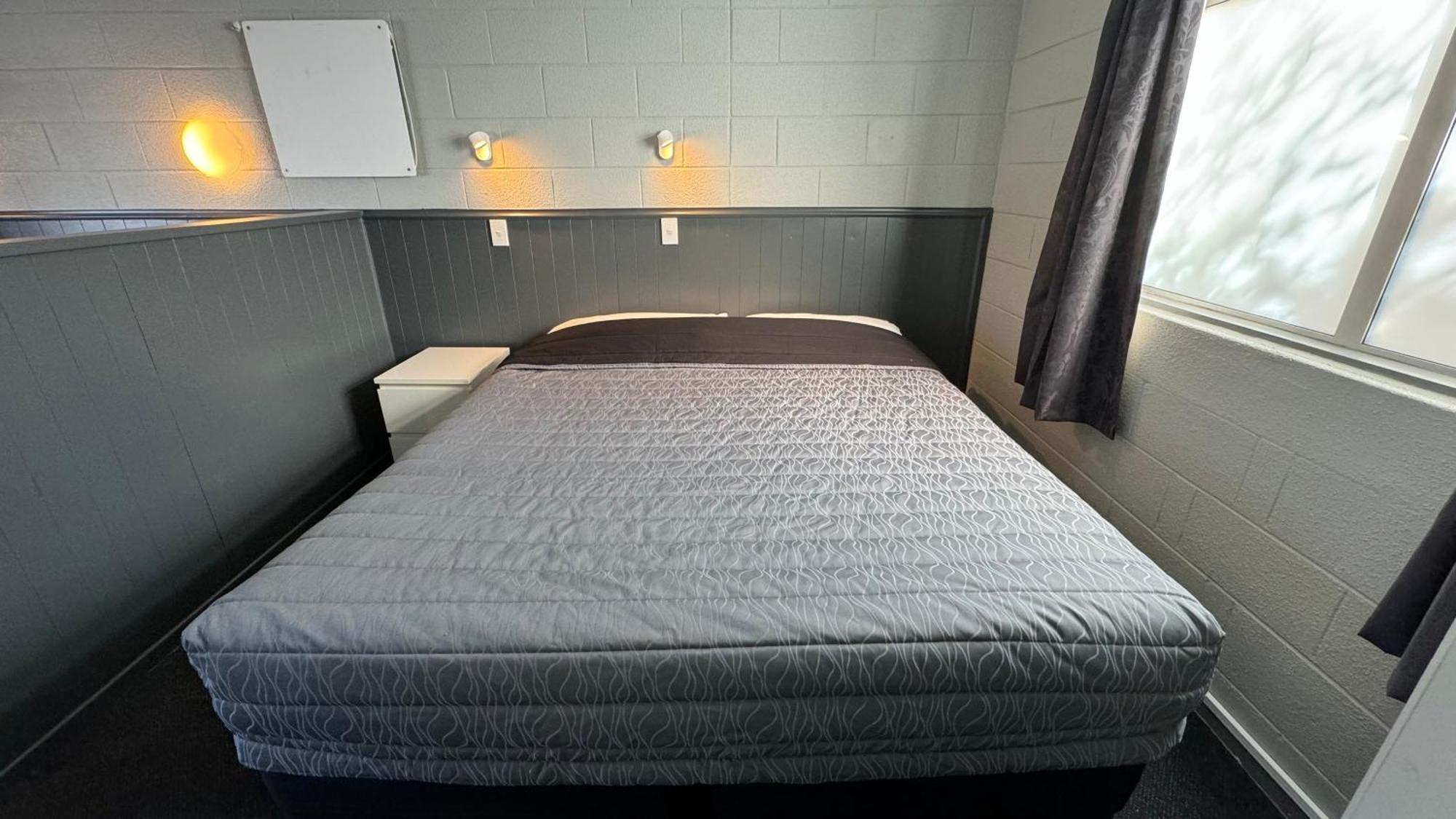 Central Court Motel Фангареи Экстерьер фото