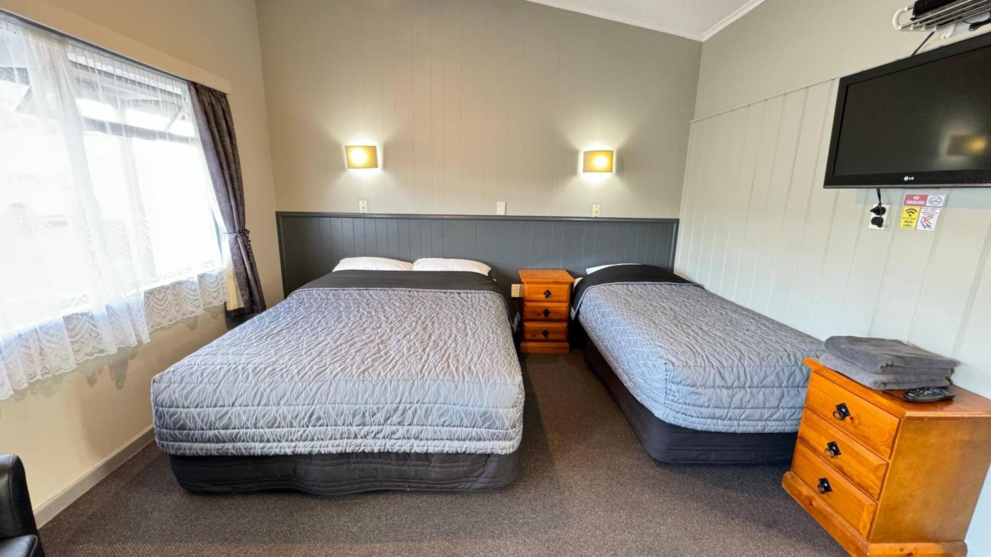Central Court Motel Фангареи Экстерьер фото