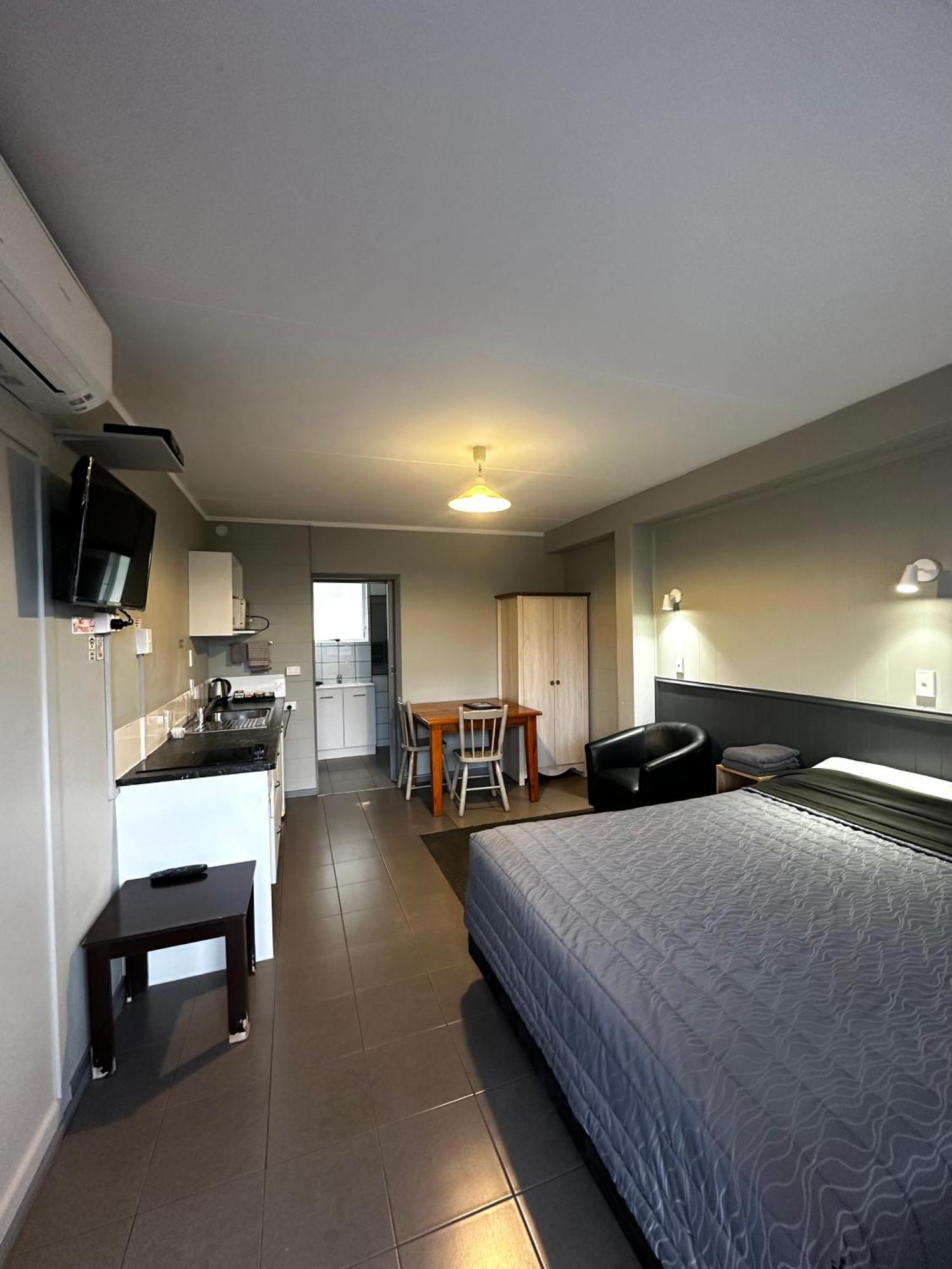 Central Court Motel Фангареи Экстерьер фото